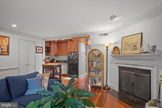 Photo - 220 N St Asaph St Unidad 20