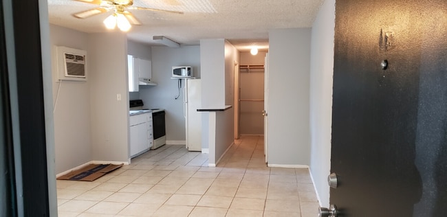 Photo - 137 Springwood Cir Unidad C