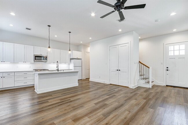 Building Photo - 1230 Mcneil St Rental