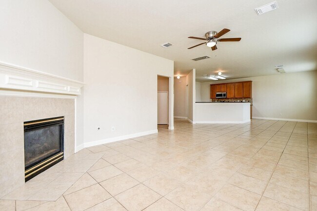 Photo - 2707 Silk Tree Ln