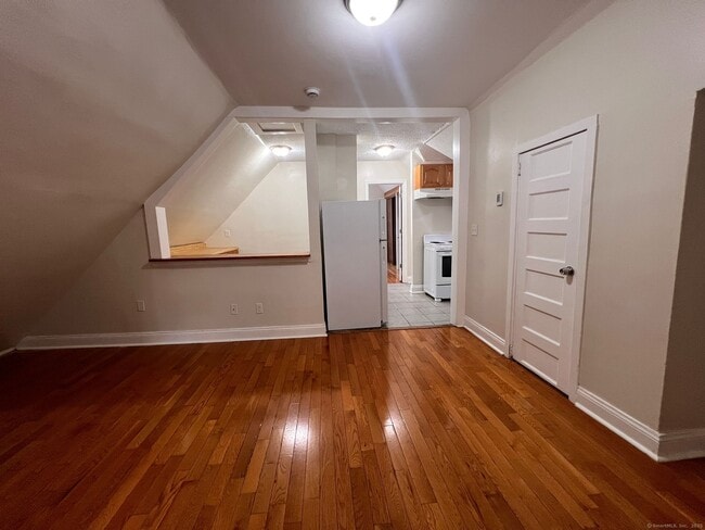 Photo - 105 Summerfield Ave Unit 3rd Fl.
