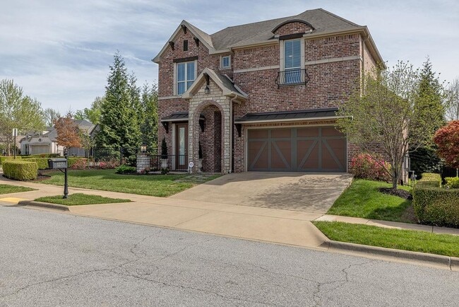 Photo - 1235 Adelaide Ln