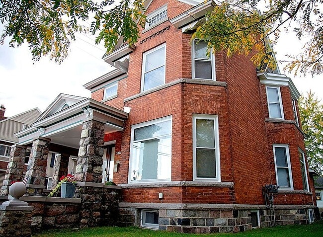 Photo - 4 Bedroom 3 Bath Victorian