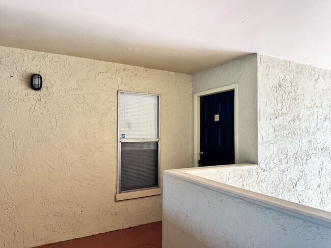 Photo - Spacious 1 bedroom 1 bathroom in DelRey Community!