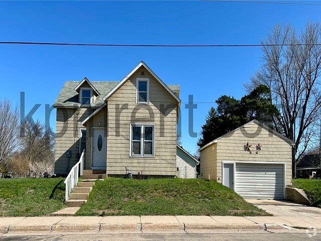 Building Photo - 815 19th St SW Rental