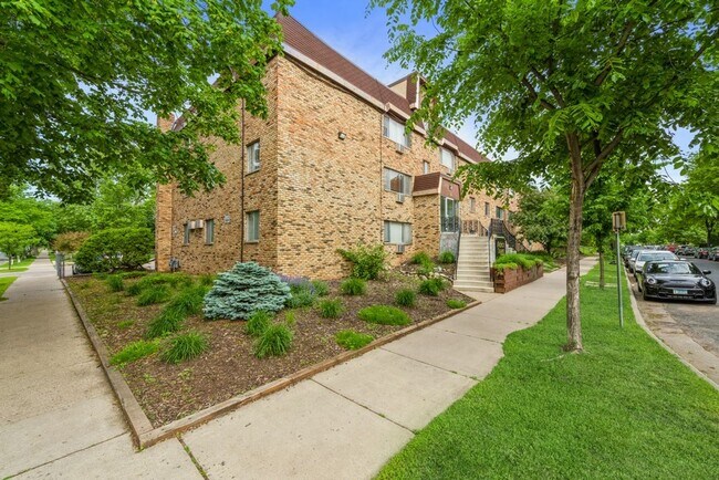 Photo - 2446 Aldrich Ave S Unit 306