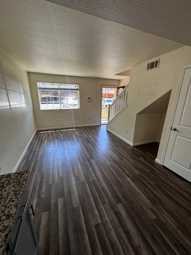 Photo - 705 Daniels Ave