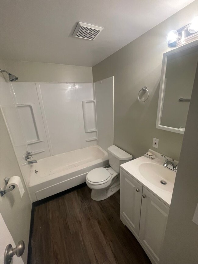 Photo - Recently Renovated 2 Bed, 1 Bath Condo for Lease NOW!