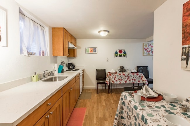 2401 Boylston Ave E Unit B