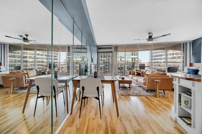 Photo - 300 N State St Unit 4303