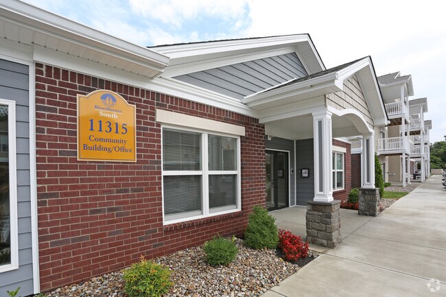 River Breeze South Apartment Homes For Rent in Louisville