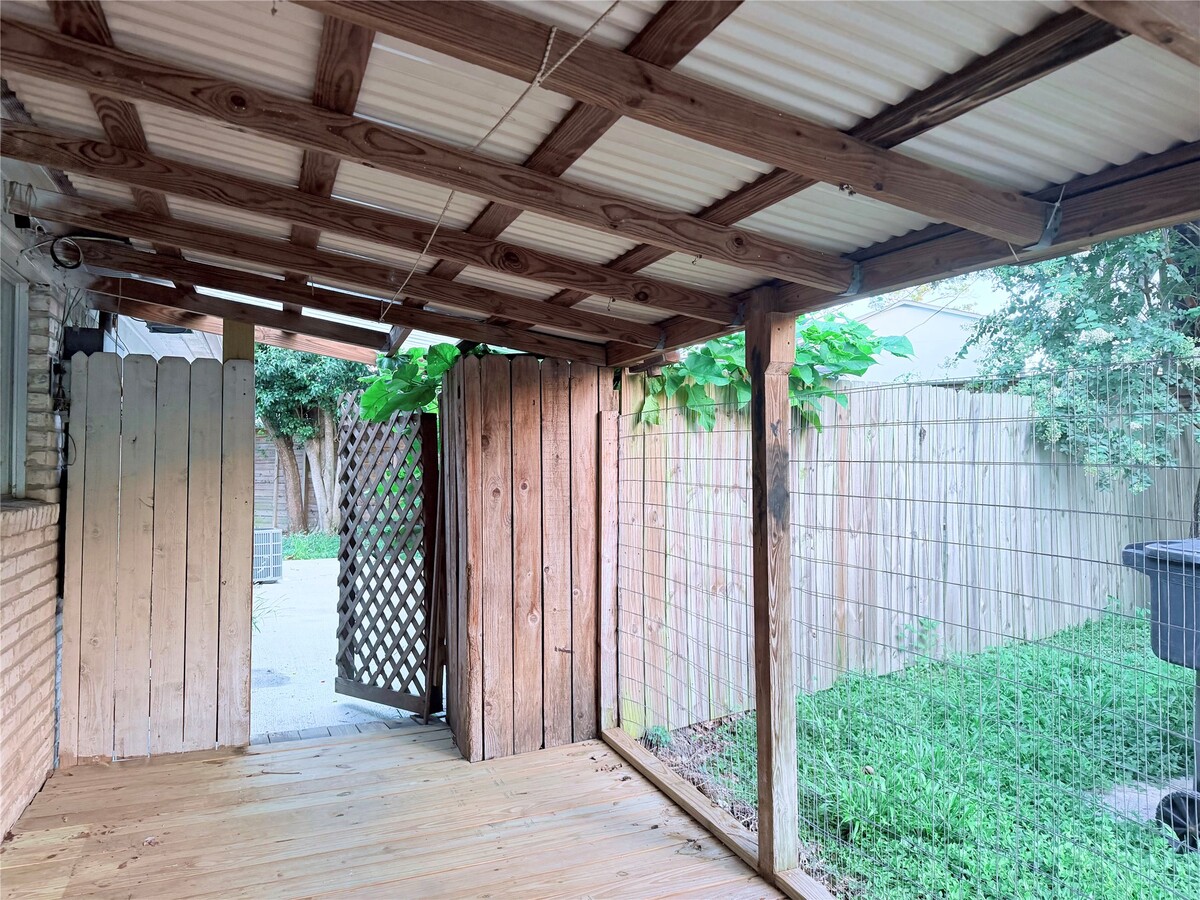 Photo - 7315 Housman Unidad B