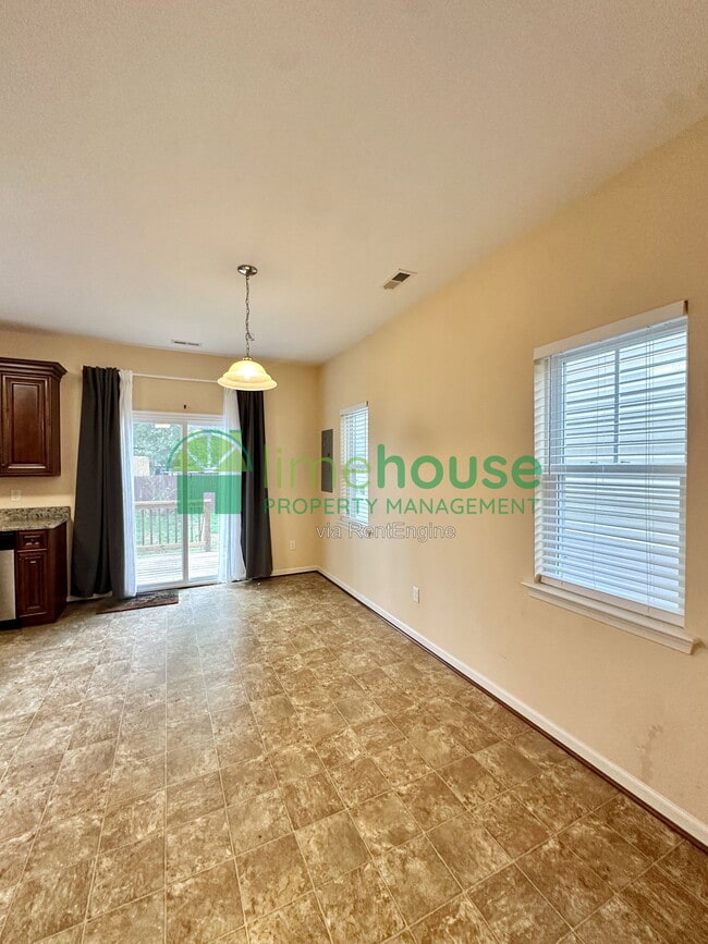 Photo - 132 Filbert St