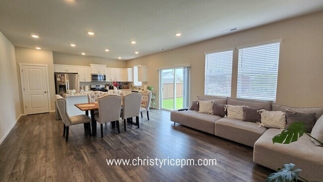 Photo - 1712 Moran Ave