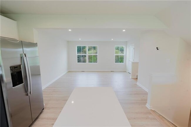 Photo - 157 White Oak Dr