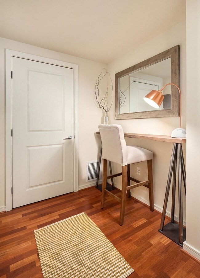 Photo - Cosmopolitan Condominiums ~ South Lake Union Unidad 2509