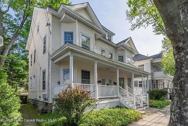 Photo - 138-140-140 St James St Unit 138B