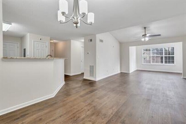 Photo - RATE DROP ALERT (was $2100/month)!