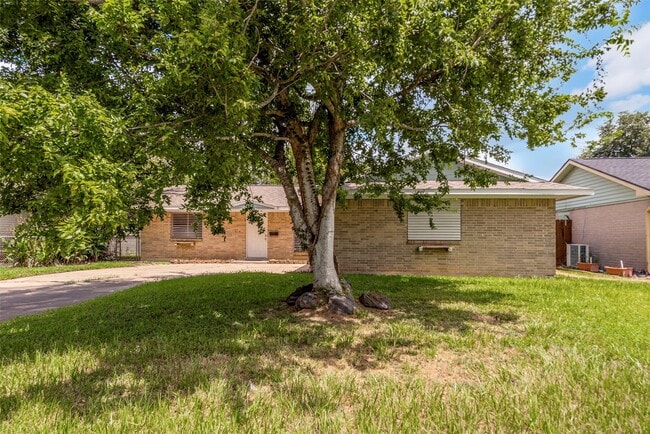 Building Photo - 7422 Oriole St Rental