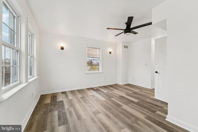 Building Photo - 800 Stoll St