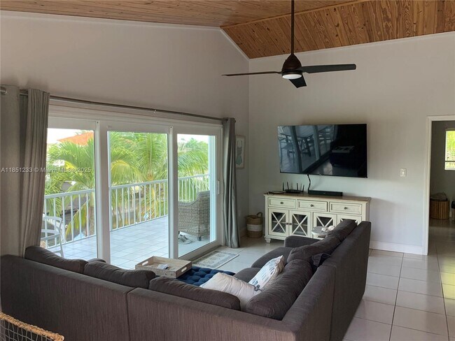 Photo - 112 Captains Ct