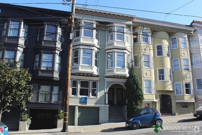 Building Photo - Coming Soon: Top Floor Flat with Updated K... Rental