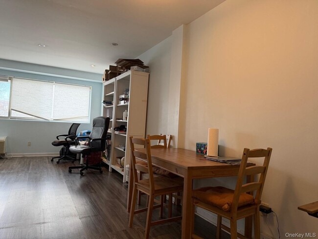 Photo - 88 Cutter Mill Rd Unidad 308