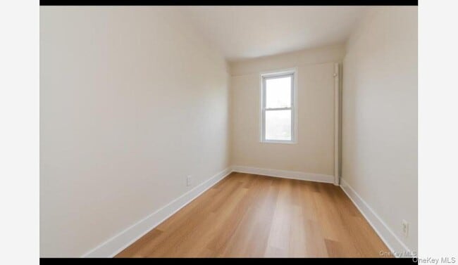 Photo - 959 Van Nest Ave Unidad 1