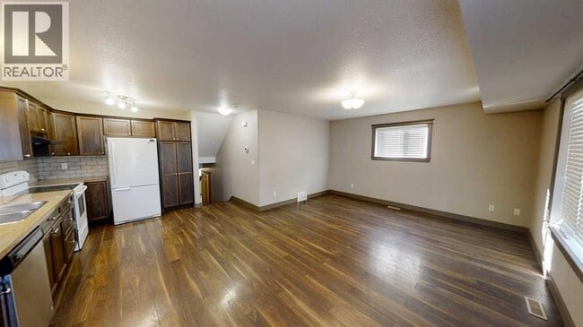 Photo - 11246-1175A 75a Ave