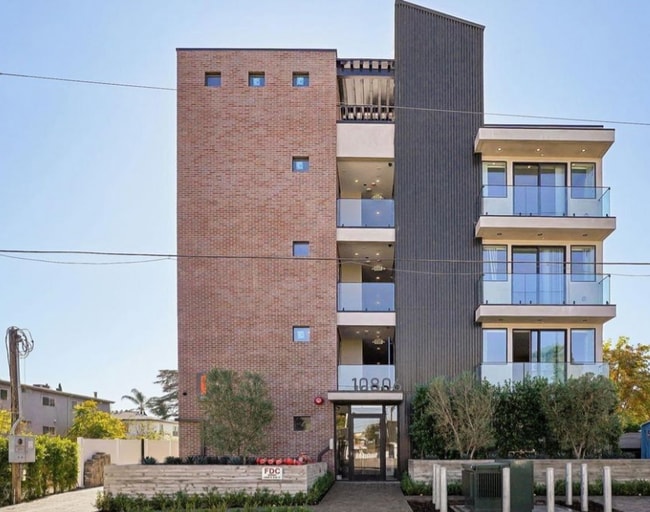 Building Photo - 10806 Blix St Unit 302 Rental