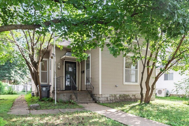 Photo - Spacious Updated Cottage