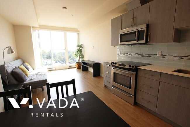 Building Photo - 388 Kootenay St Unit 501