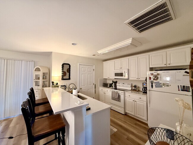 Photo - 1104 Harvester Cir