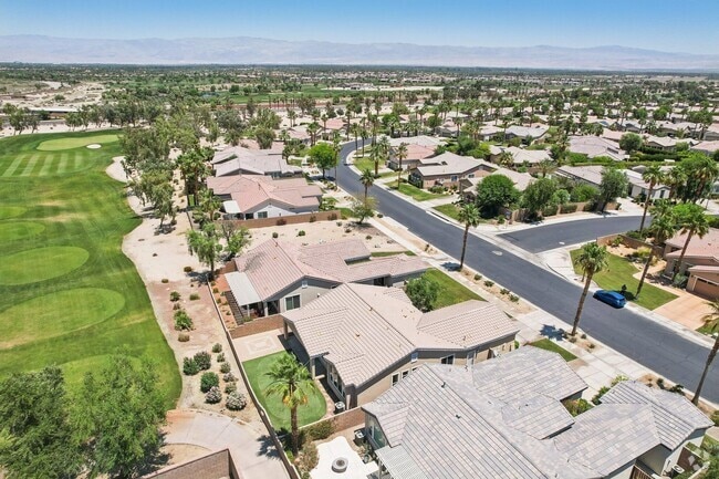 Building Photo - 60375 Living Stone Dr Rental
