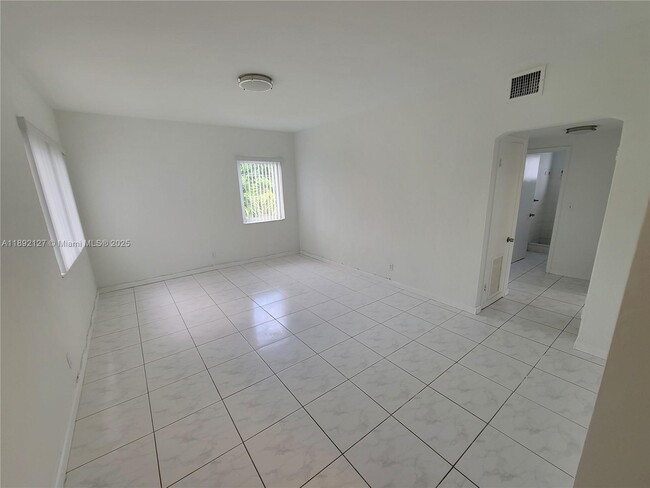 Photo - 2452 SW 5th St Unidad 2452