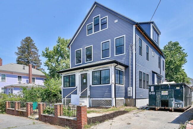 Building Photo - 120 Jerome St Rental
