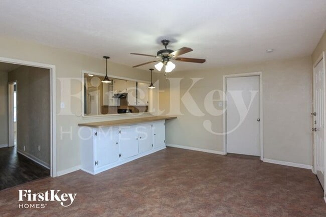 Photo - 816 Russell Ln