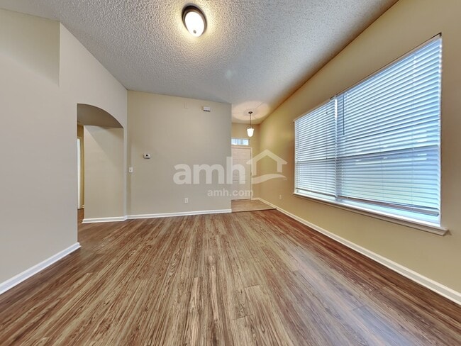 Photo - 1860 Enterprise Ave