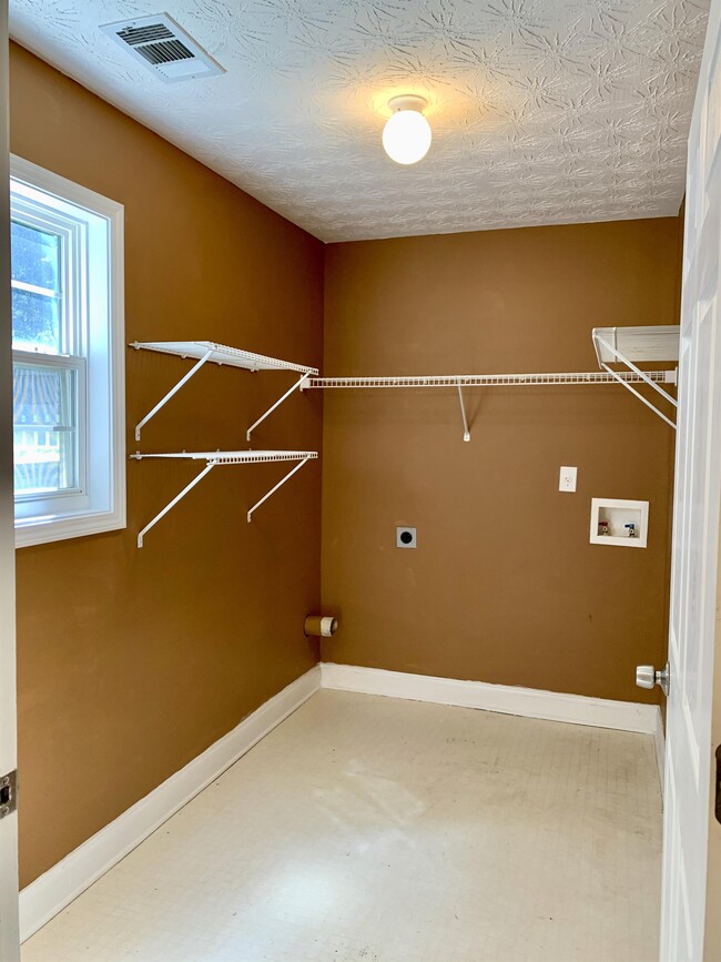 Photo - 4442 Keenly Valley Dr NE