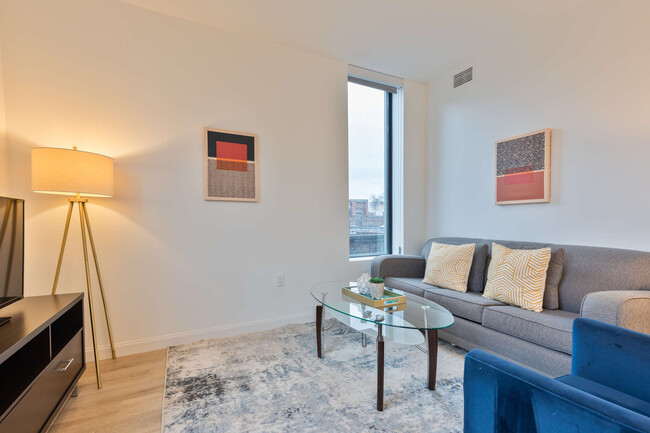 Building Photo - 60 Kilmarnock St Rental