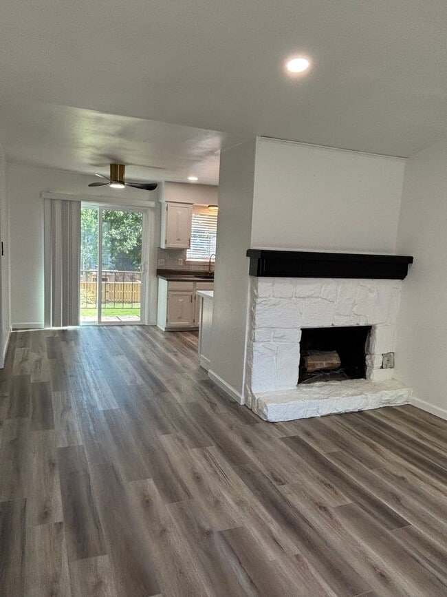Building Photo - 4406 E 68th St Rental