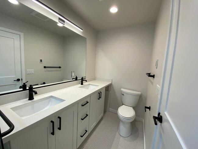 Photo - 1525 17th Ave S