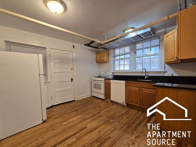 Photo - 1454 Oak Ave Unit G