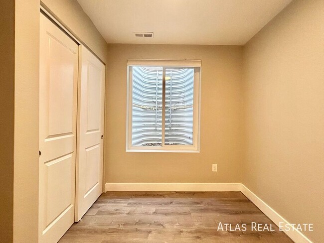 Photo - 4711 Columbine St Unidad B