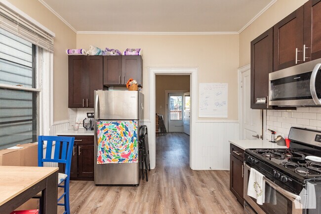 Building Photo - 1431 W Belmont Ave Unit 2R