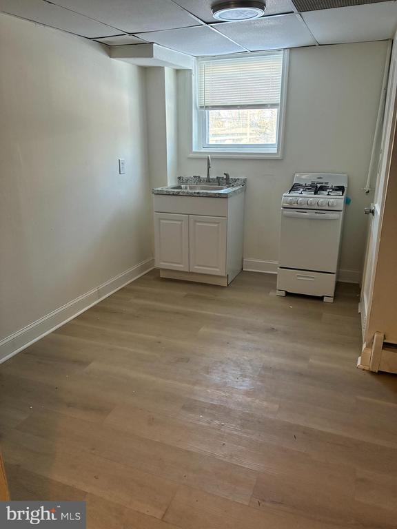 Building Photo - 1800 Garrett Rd Unit B3