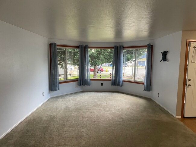 Photo - ***PENDING APPLICATION***Fantastic 3 Bedroom Home with Fenced Yard and Garage!