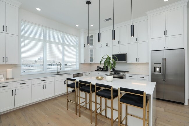 Photo - 5704 Fairdale Ln