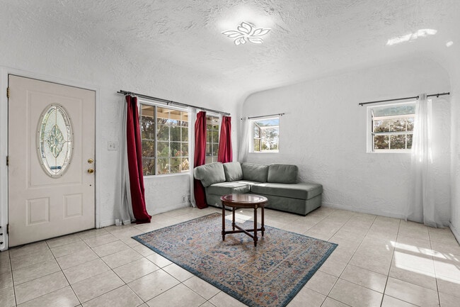 Building Photo - 1635 McCollum St