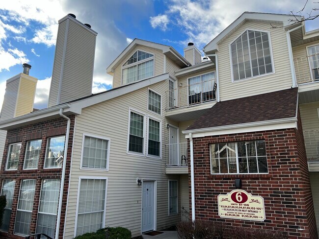 Unit located on 3rd floor - 103 Carriage Crossing Ln Unit 103